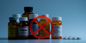 치매 예방 영양제, 영양제 부작용, 약물 상호작용, 신장 기능 주의, 간 기능 주의, 오메가3 부작용, 은행잎 추출물 복용, 과다 섭취 위험, 치매 치료제 병용, 비타민 독성